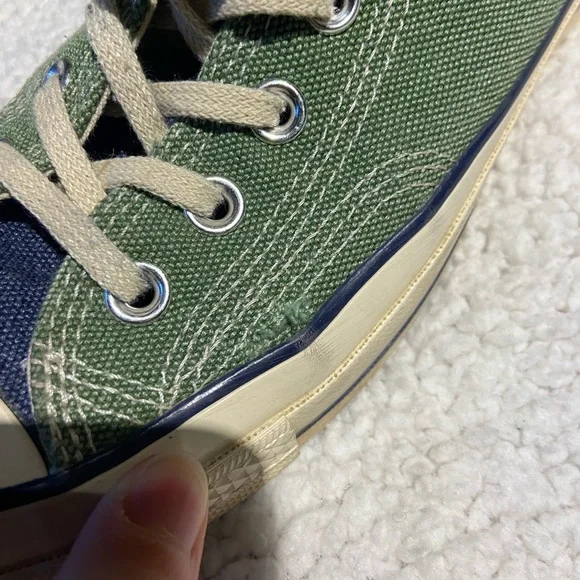 Converses shoes - Picture 4 of 5